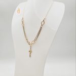 زنجیر و مدال ارغوان